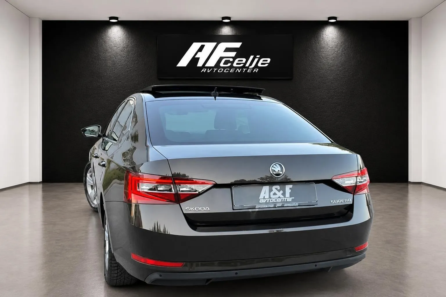 Notranja slika - Škoda Superb - 2.0 TDI-PANORAMA-ACC-LIZING ZA TUJCE-PDC- - 7