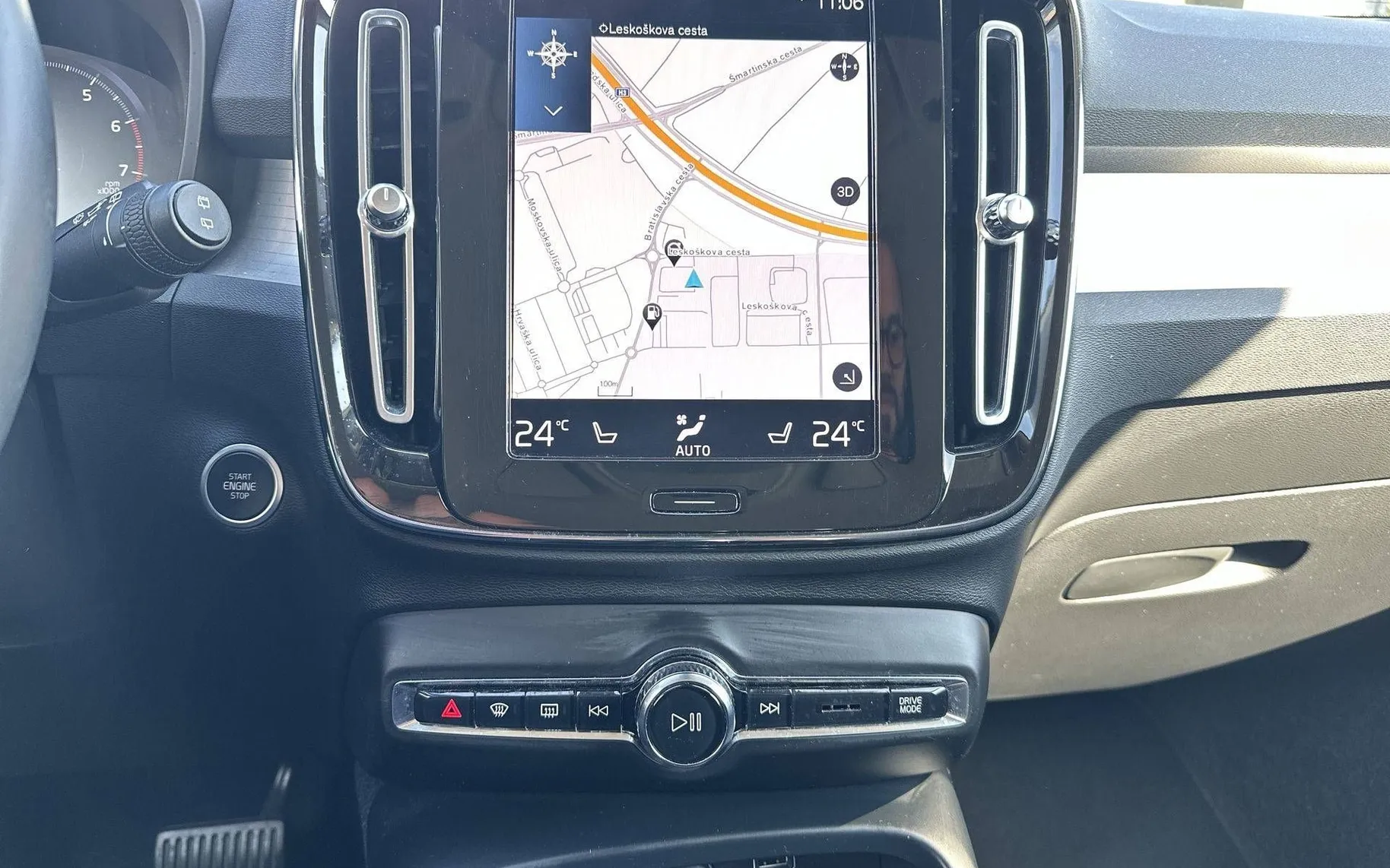 Notranja slika - Volvo XC40 - B4 P AWD Momentum Pro Avt. - 18