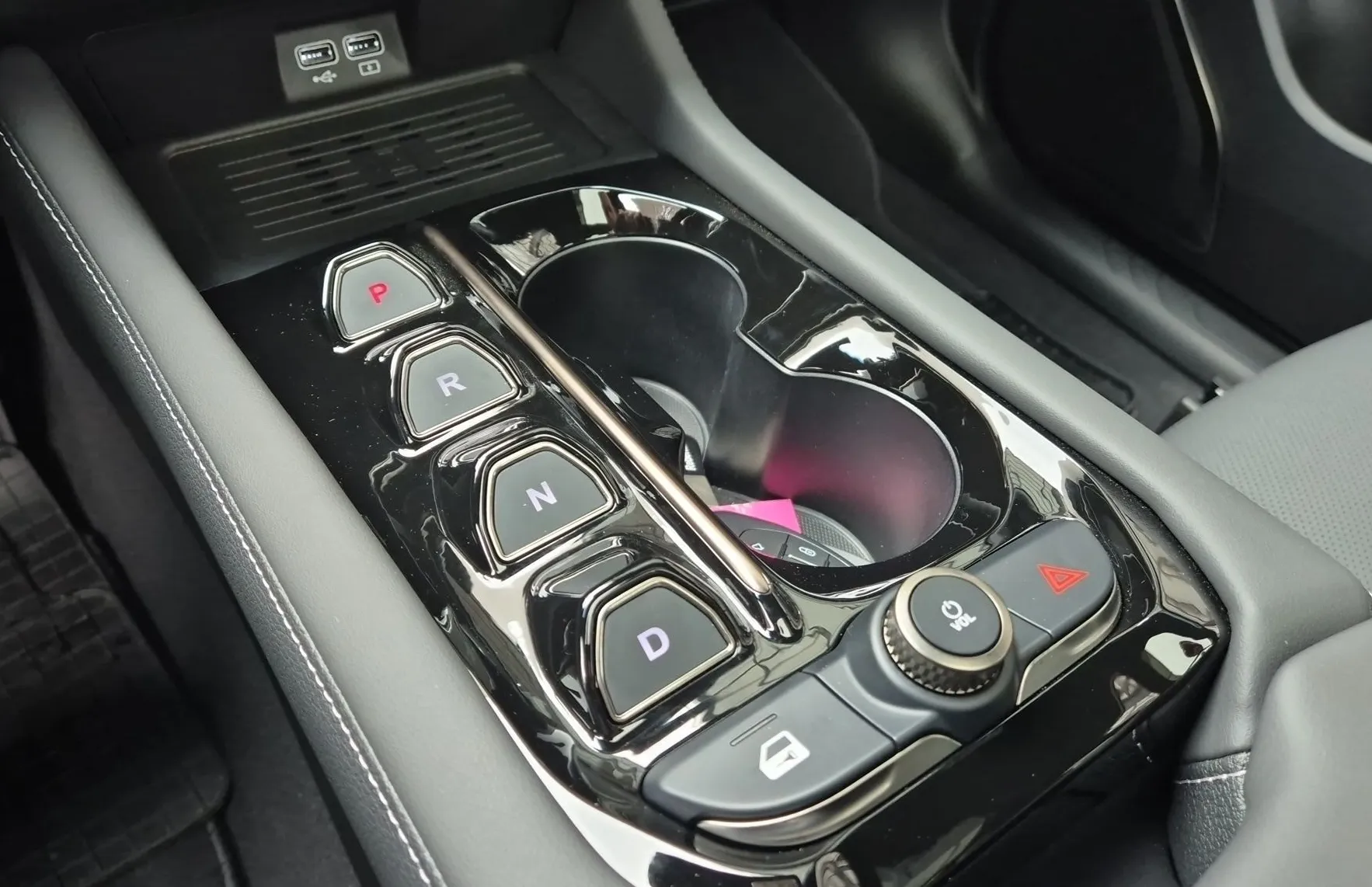 Zunanja slika - Vinfast VF8 - PLUS 87.7kWh 408PS AWD-GRATIS POLNILNICA 22KW - 17