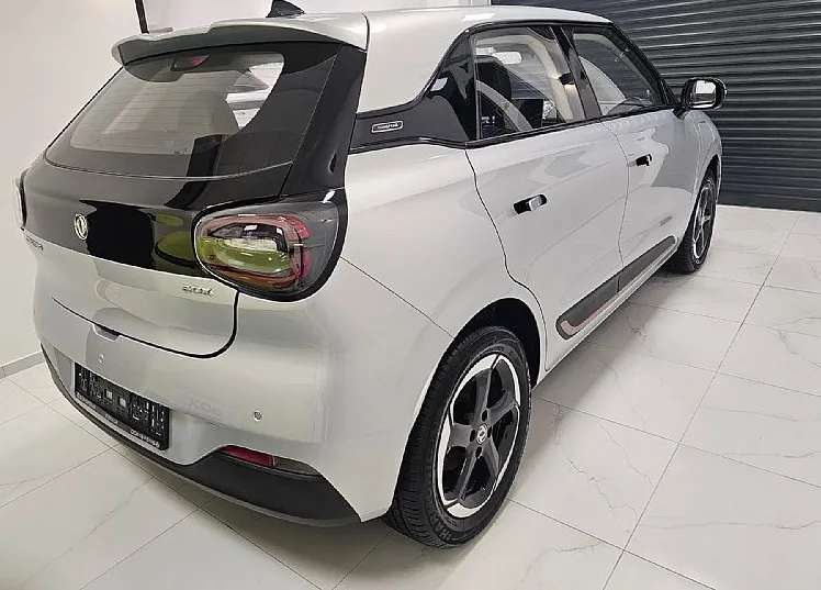 Zunanja slika - Dongfeng Box - 42.3 kWh 70 kW- SILVER-Navedena cena vključuje sub - 15