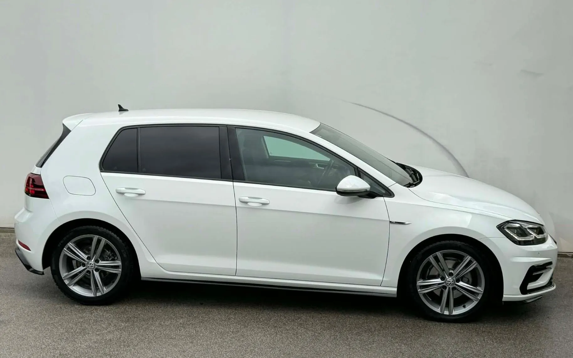 Zunanja slika - VW Golf - 1.6 TDI-R LINE-XENON+LED-LIZING ZA TUJCE-ACC- - 4