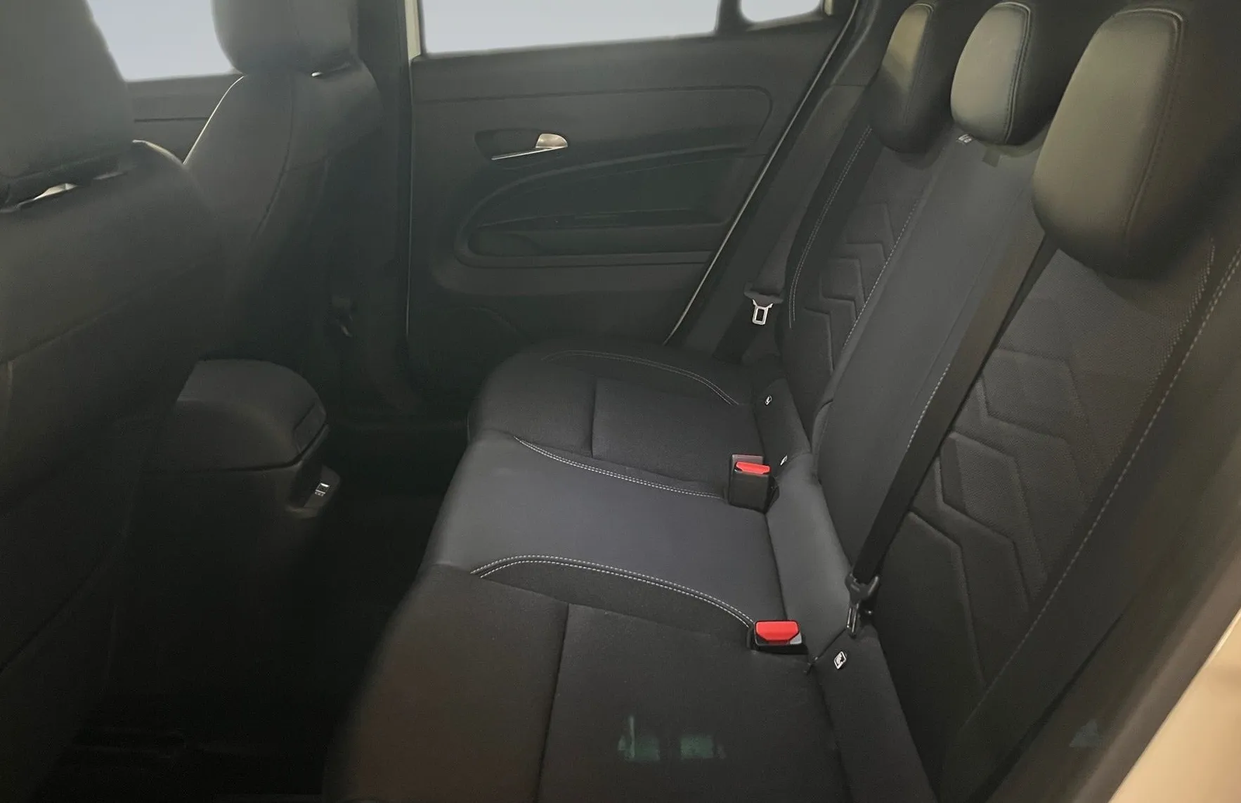 Zunanja slika - Jeep Avenger - 1.2 MHEV Altitude e-DCT6 - 10