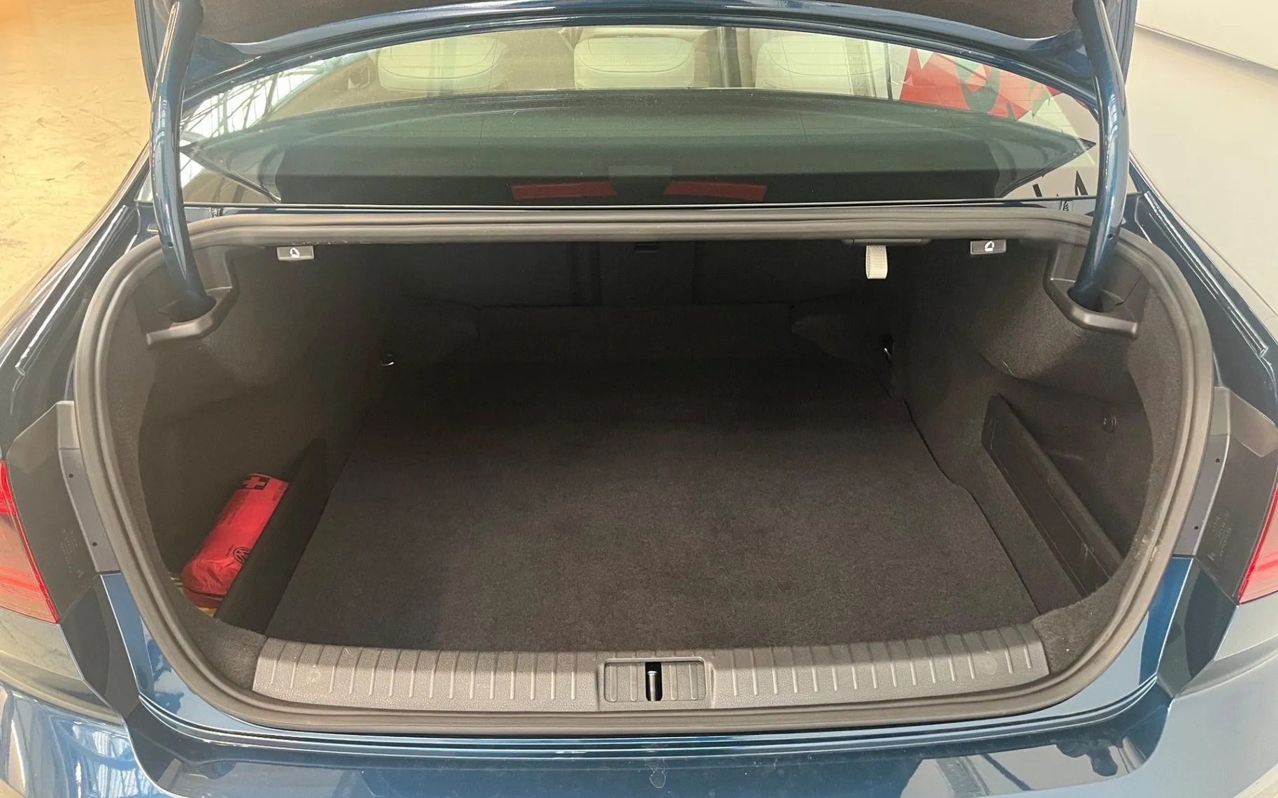 Notranja slika - Volkswagen Passat - 1.5 TSI BMT Elegance - 9