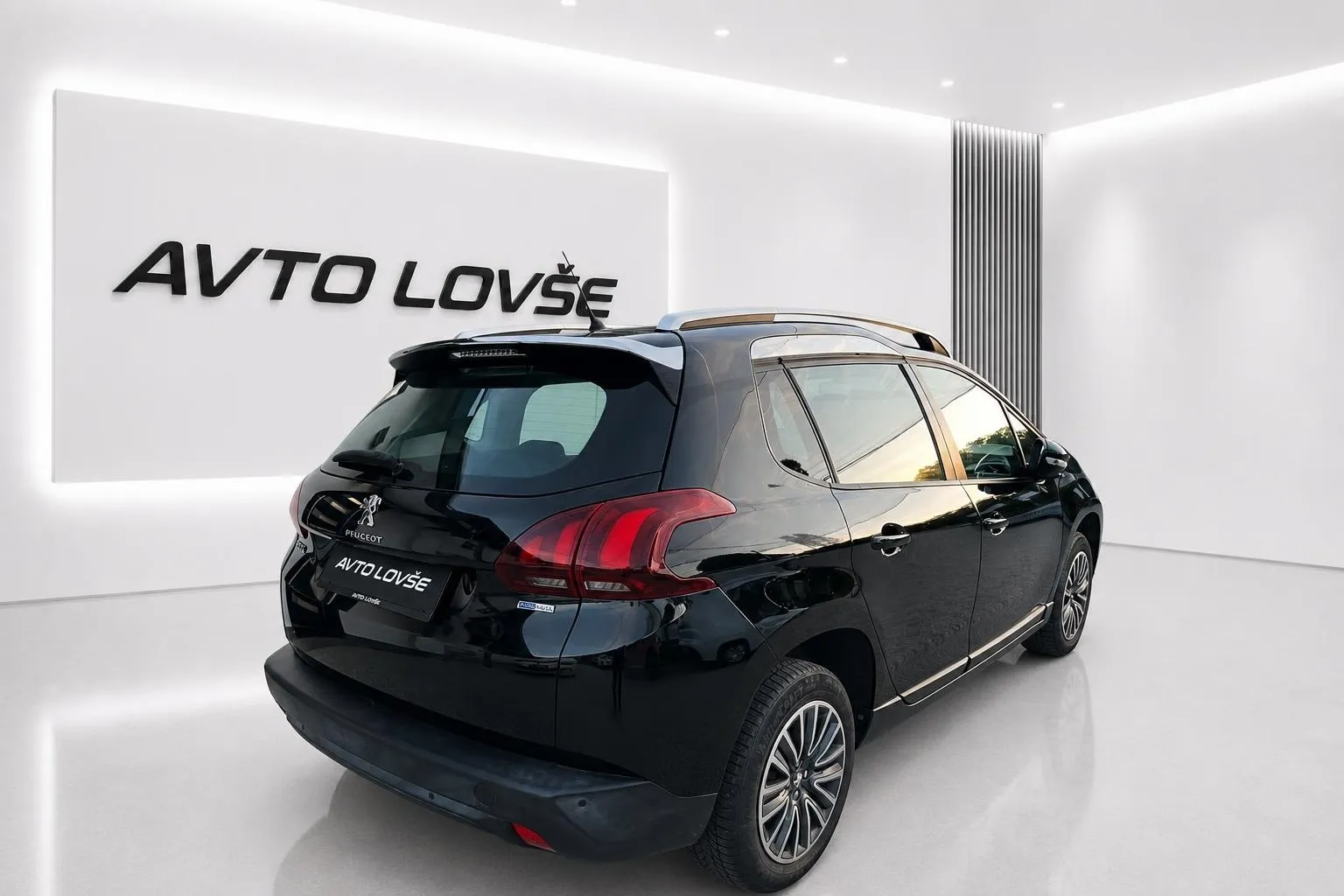 Zunanja slika - Peugeot 2008 - 1.2 PureTech 110-SLO-1 LASTNIK-71.000 km-ODLIČEN - 4