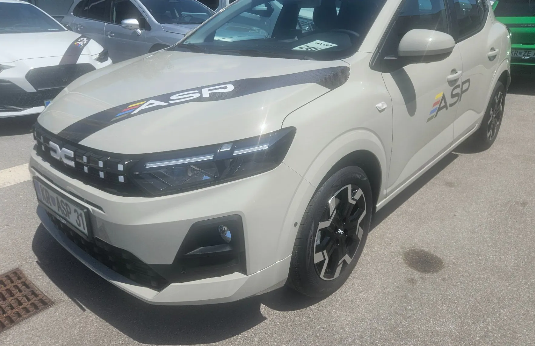 Zunanja slika - Dacia Sandero - 1.2 ECO-G 120 EDC Journey - 1
