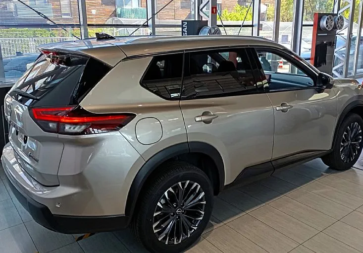 Zunanja slika - Nissan X-Trail - 1.5 e-Power Connecta Avt. + Comfort paket - 4