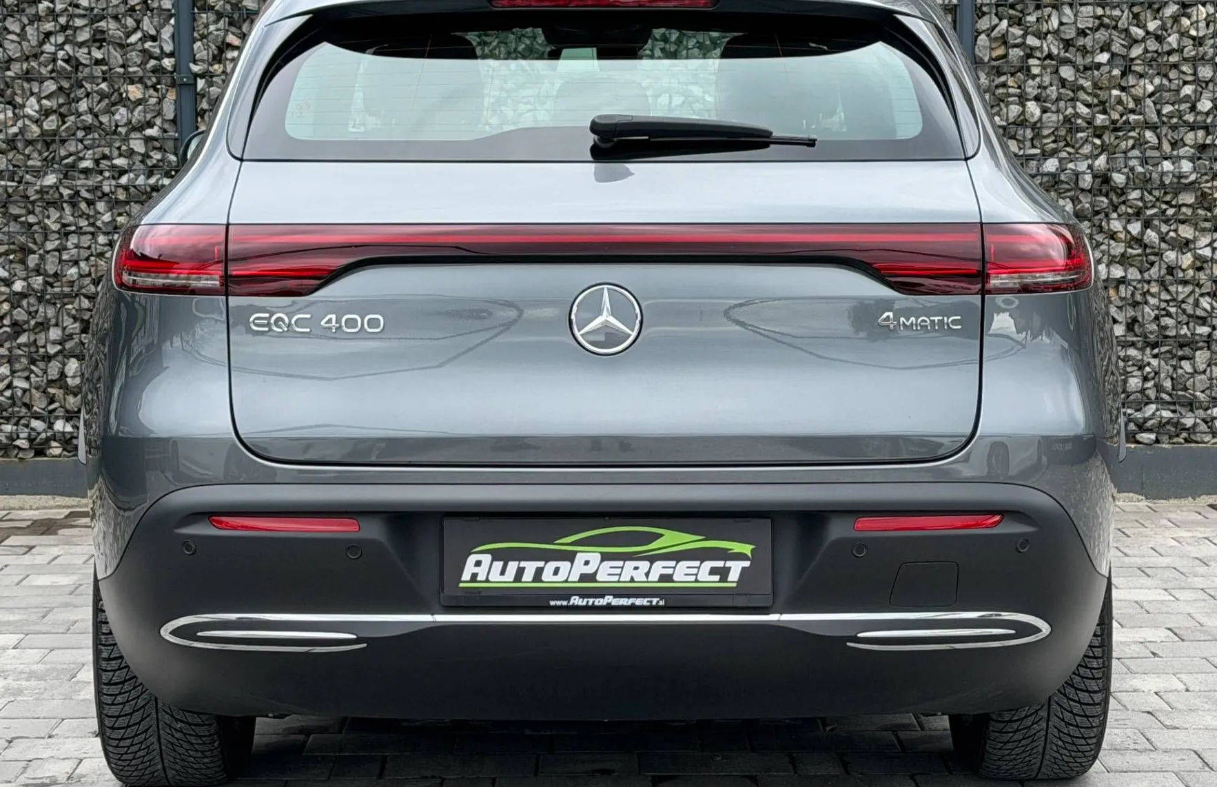 Zunanja slika - Mercedes-Benz EQC - 400 4MATIC |SLO|1.LASTNIK|KAM|MASAZA|AMBI|ACC|... - 5