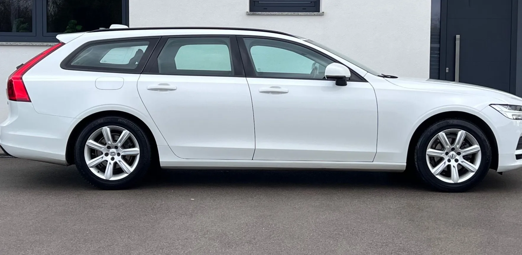 Zunanja slika - Volvo V90 - 2.0D+ACC+FULL LED++NAVI+PDC+KLJUKA+NOVE PNEVMATI.. - 4
