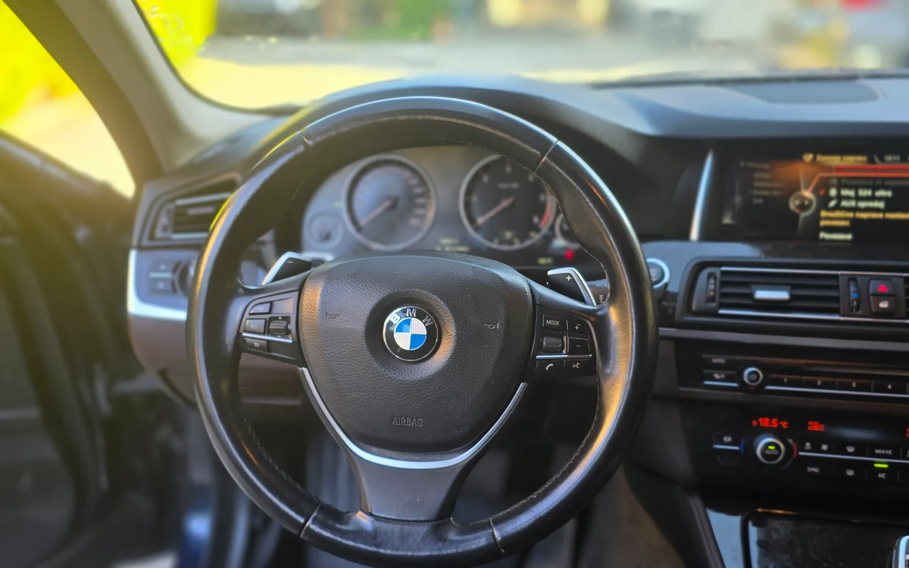 Notranja slika - BMW Serija 5 - 530 d LUXURY - 9