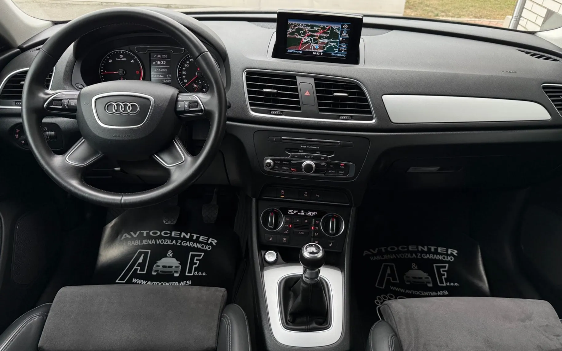 Notranja slika - Audi Q3 - 2.0 TDI-S LINE-XENON+LED-LIZING ZA TUJCE-NAVI-... - 9