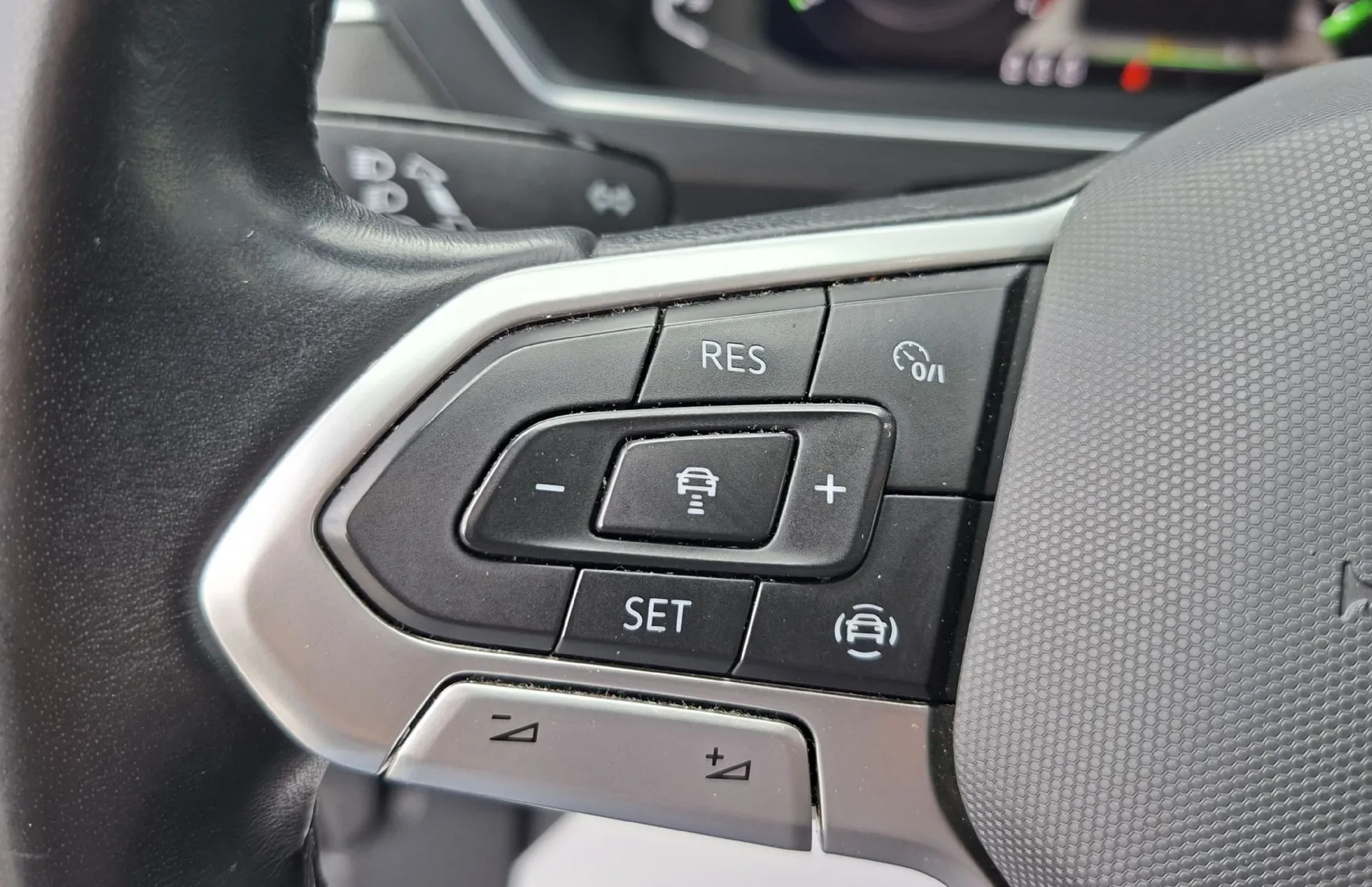 Zunanja slika - VW Tiguan Allspace - 2.0 TDI BMT Life VIRTUAL KOKPIT GR.SEDEŽEV - 12