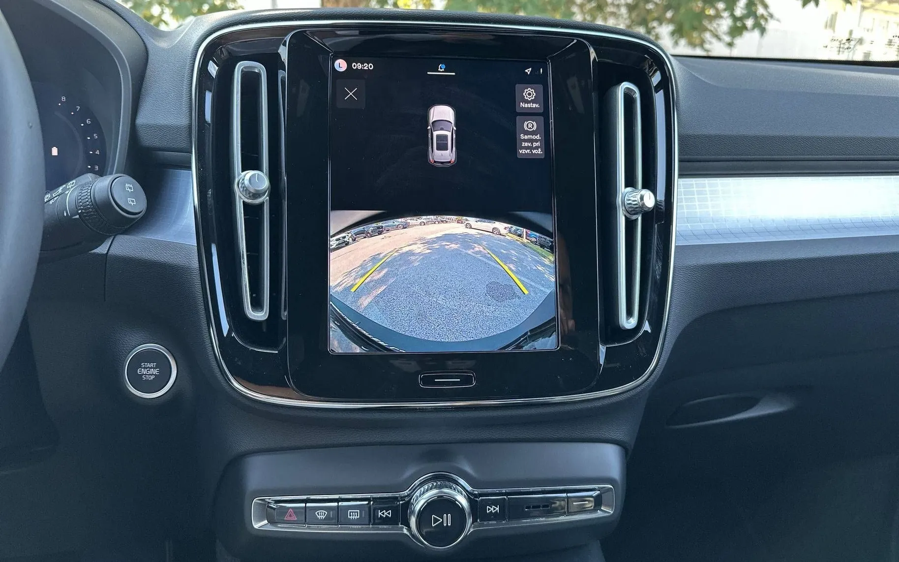 Notranja slika - Volvo XC40 - B3P Core Avt. - 17