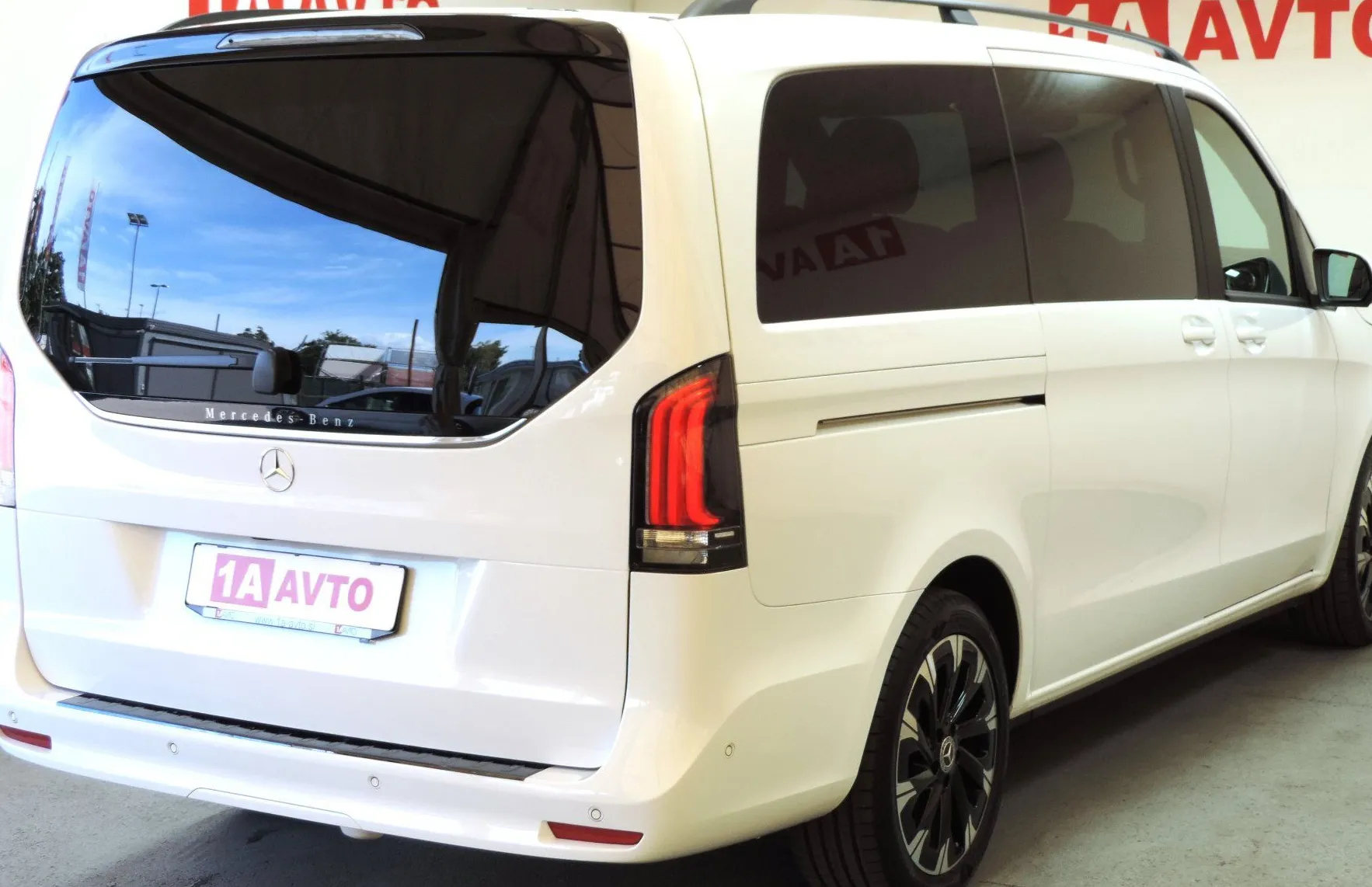 Zunanja slika - Mercedes-Benz V-Razred - V 300 d Style dolgi Avt. LED-ACC-7.SEDEŽEV-KAMERA - 5