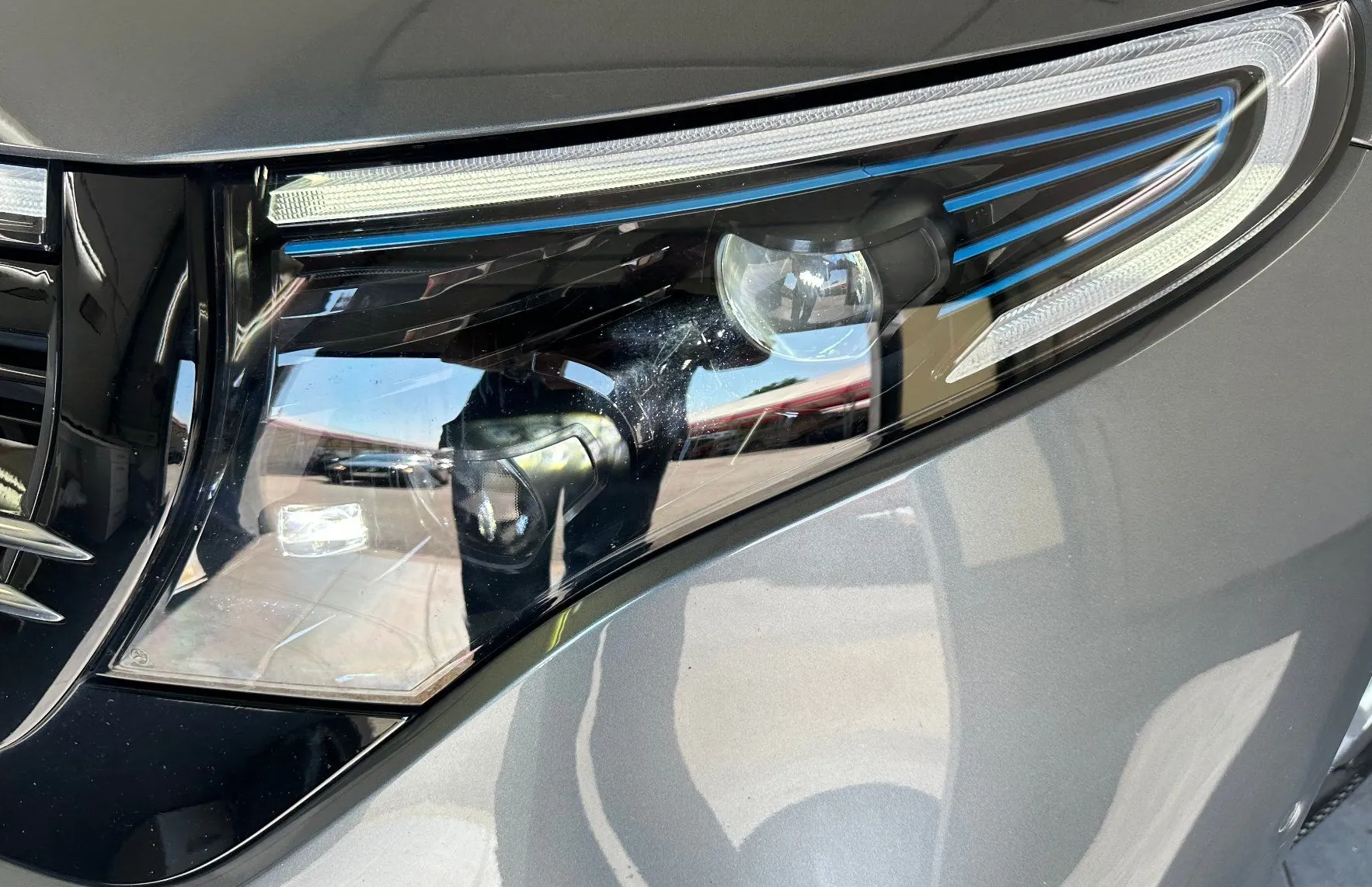 Zunanja slika - Mercedes-Benz EQC - 400 4MATIC AMG Line.NEMŠKI+4ALU.LED.KAMERA.67.000 - 3