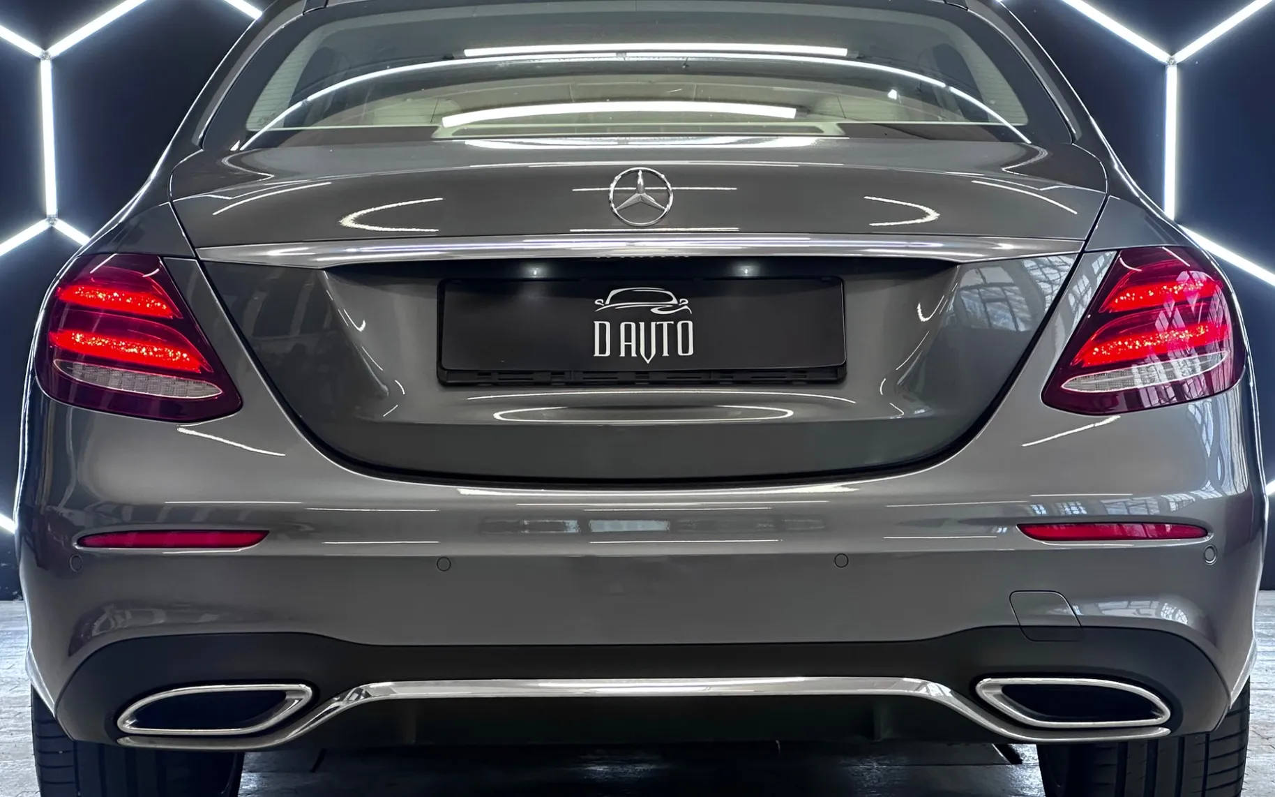 Notranja slika - Mercedes-Benz E-Razred - E 220 d 4MATIC AMG+MULTIBEAM+VIRTUAL+360KAMERA+19” - 7