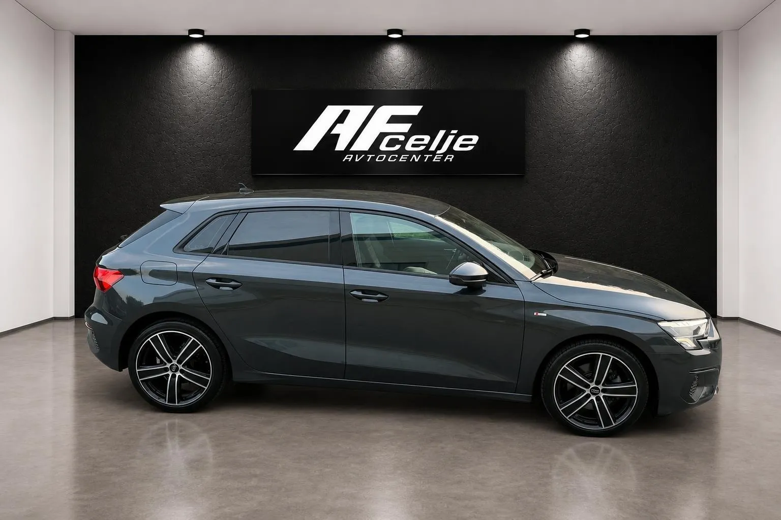 Zunanja slika - Audi A3 - 2.0 TDI-S LINE-MATRIX-115.000km-VIRTUAL-LANE ASIST - 4
