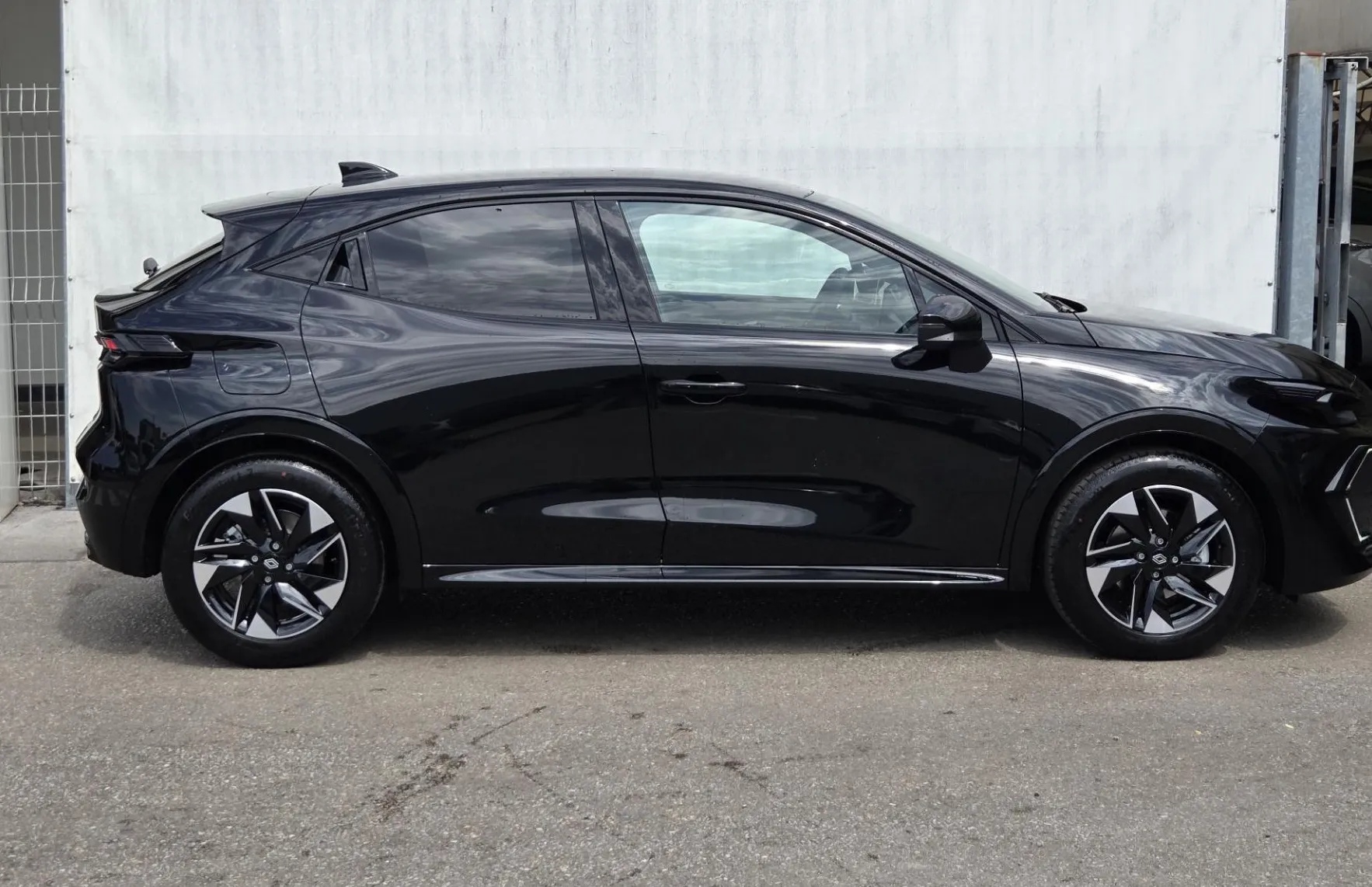 Zunanja slika - Renault Clio - 6 Techno TCE 115 2026+Paket Zima+Zasilno rez. kolo - 4
