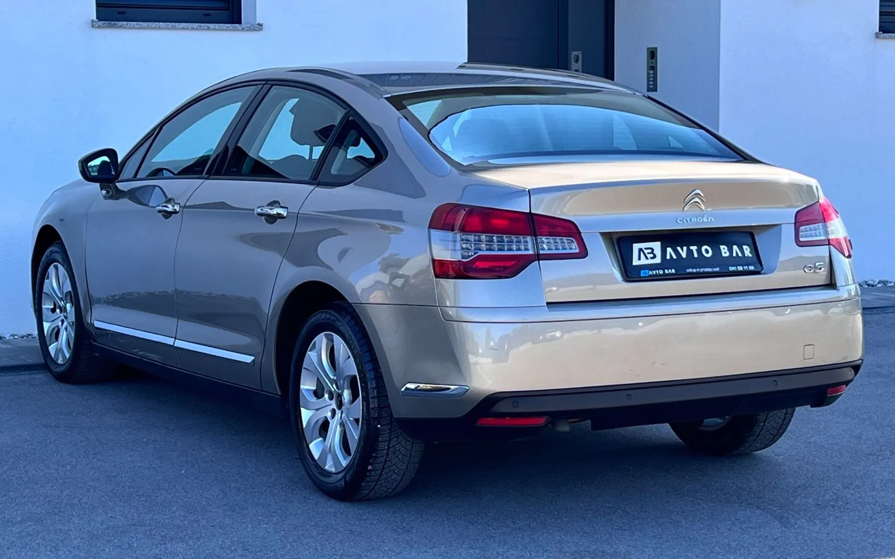 Notranja slika - Citroën C5 - 1.6 HDi+ALU+PDC+KLIMA - 8