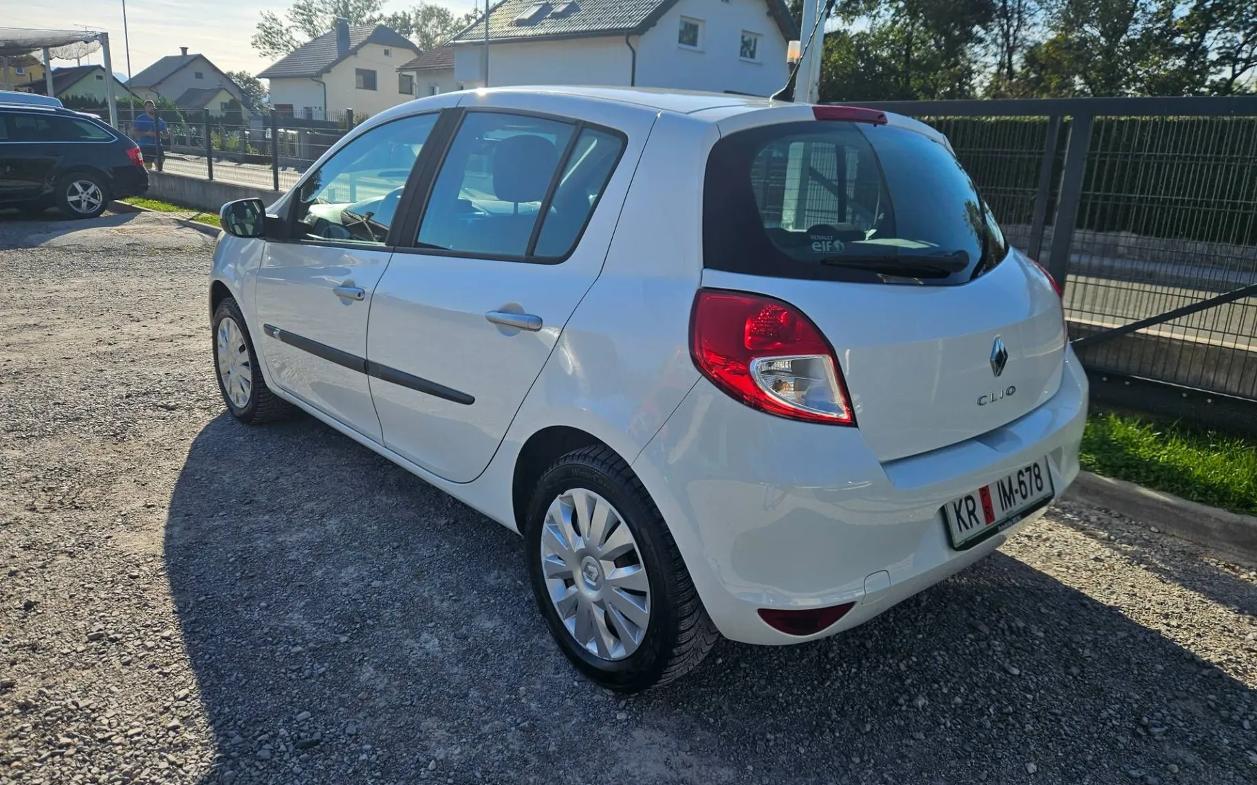 Zunanja slika - Renault Clio - 1.2 16V SLO KLIMA - 4