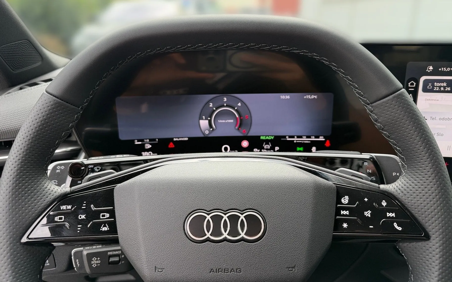 Notranja slika - Audi Q3 - TDI quattro 142 kW - 8