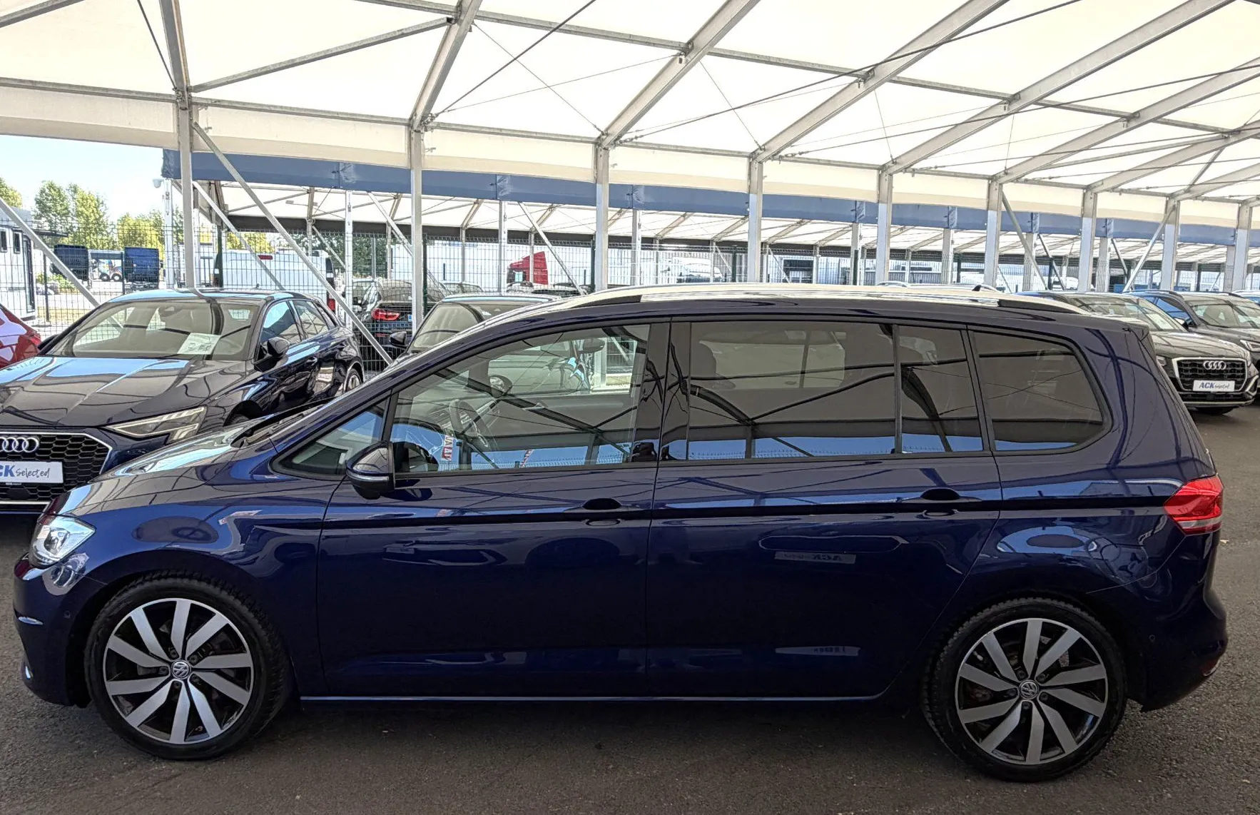 Zunanja slika - Volkswagen Touran - 1.6 TDI Comfortline DSG - KAMERA - LED - 7 SEDEŽEV - 3