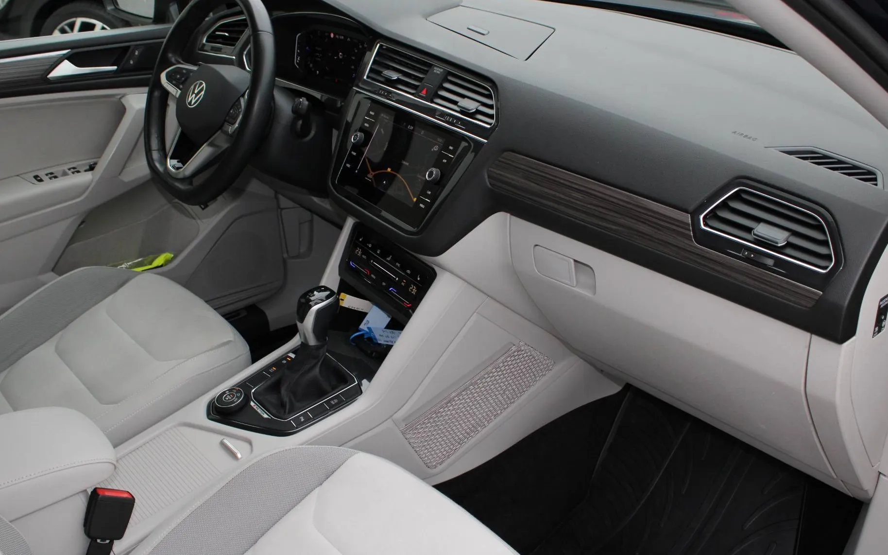 Zunanja slika - Volkswagen Tiguan Allspace - 2.0 TDI 4MOTION DCC VIRTUAL HEAD UP ACC IQ MATRIX - 10