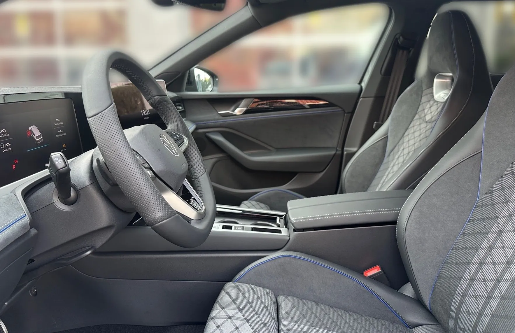 Zunanja slika - VW Passat - Variant 2.0 TDI 4JOY DSG 110kW - 7