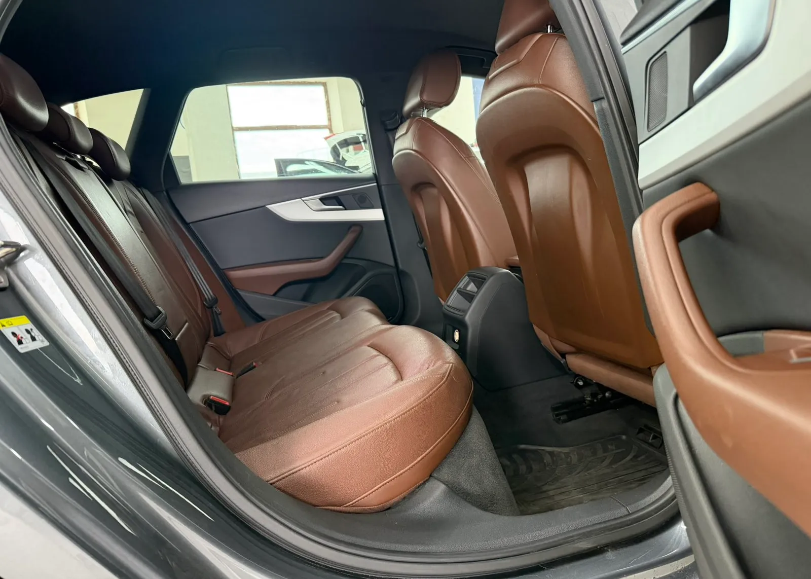 Zunanja slika - Audi A4 - Avant 2,0 TDI (Basis) - 5