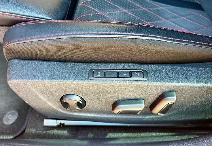 Zunanja slika - Škoda Octavia - 2.0 TDI RS+DSG+ALU19+MATRIX+DCC+ACC+CANTON+MEMORY - 9