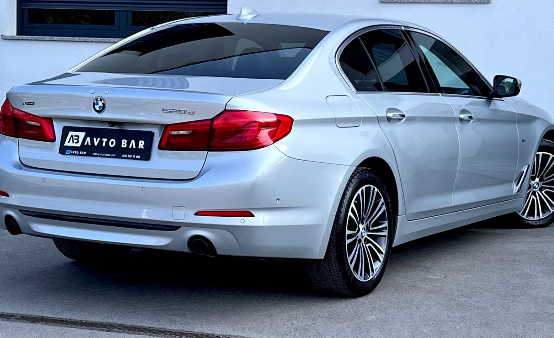 Zunanja slika - BMW Serija 5 - : 520d xDrive+F1+SPORT+LED+VIRTUAL+NAVI+ALU - 6