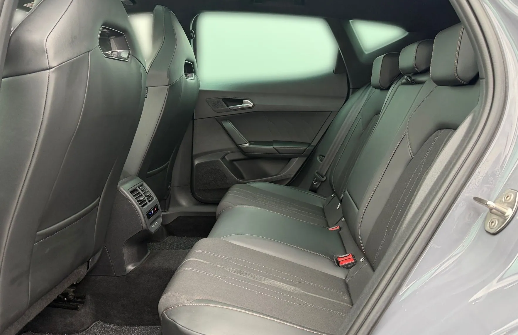 Zunanja slika - Cupra Formentor - VZ 1.4 eHybrid DSG-Panorama-Mrtvi kot-ACC-Kamera.. - 11