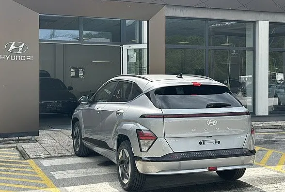 Zunanja slika - Hyundai Kona - EV 65kWh Premium°°Winter°°topl.črp°°ambient - 3