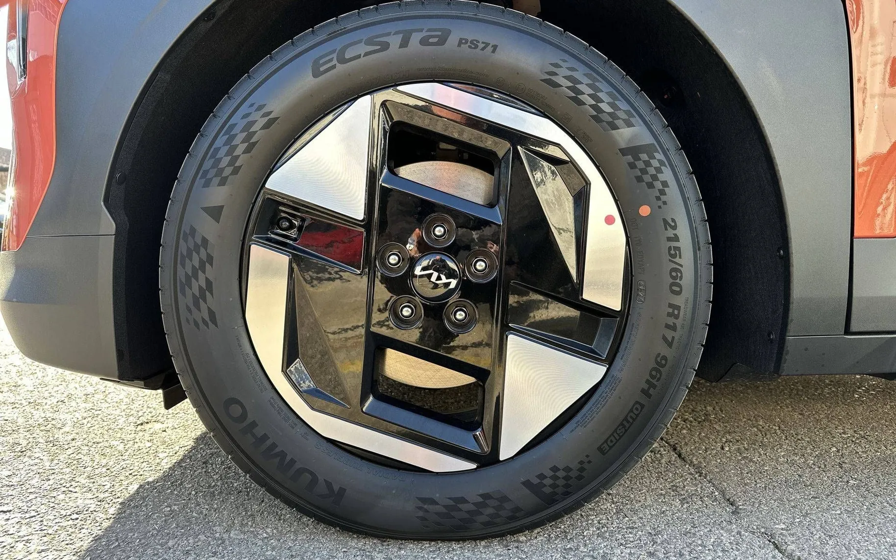 Notranja slika - KIA EV3 - Star 58.3 kWh baterija - 9