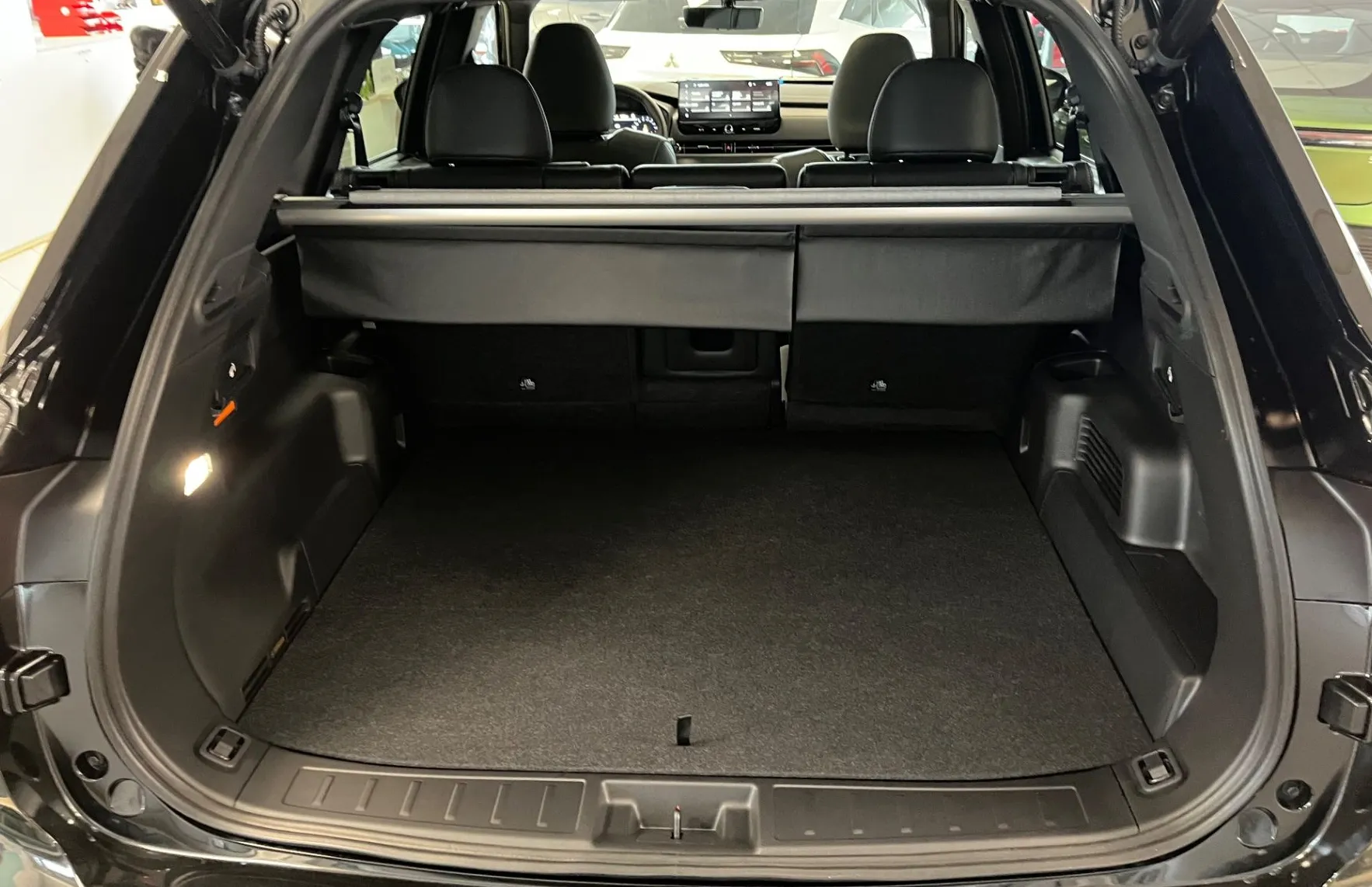 Zunanja slika - Mitsubishi Outlander - Black Edition PHEV 4WD 2.4  Avt. - NA ZALOGI - - 15