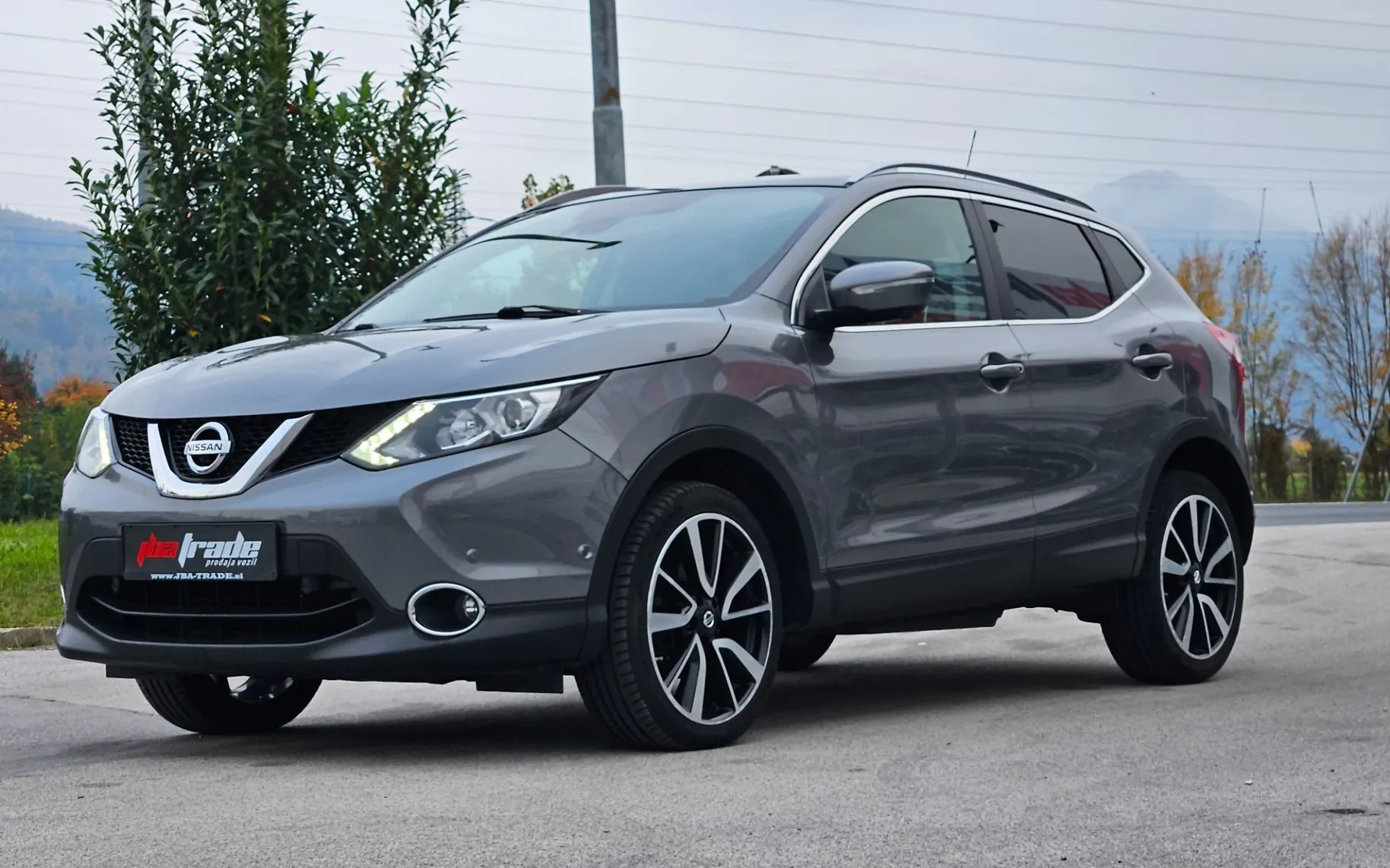 Zunanja slika - Nissan Qashqai - 1.6 dCi Visia, SLOVENSKI,360KAMERE,USNJE - 3