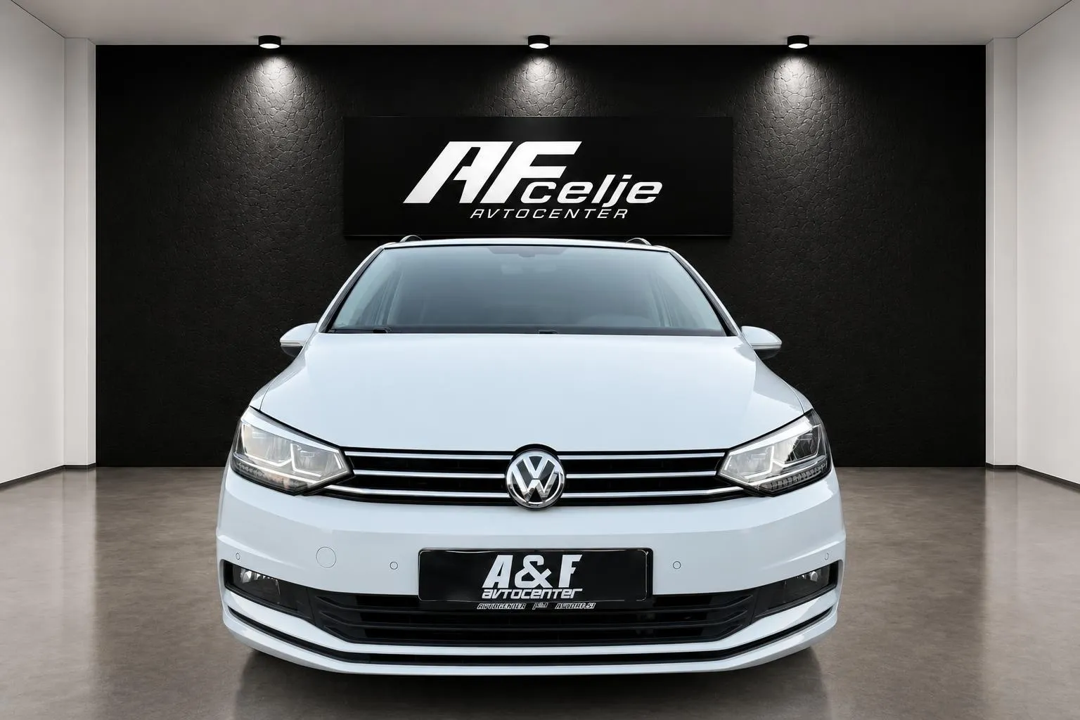 Zunanja slika - Volkswagen Touran - 2.0 TDI-H LINE-FUL LED-LIZING ZA TUJCE-KEYLES- - 2