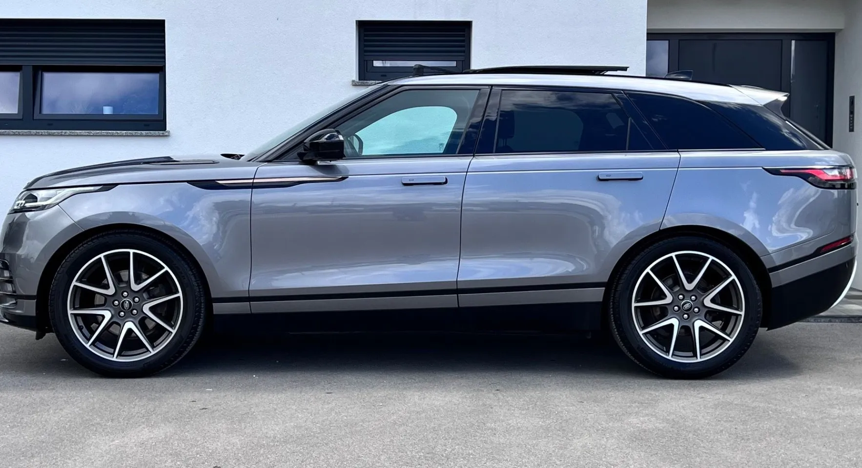 Zunanja slika - Land Rover Range Rover Velar - R-DYNAMIC+SLO+1.LAST+MATRIX+3D+ACC+AWD+HF-FI - 4