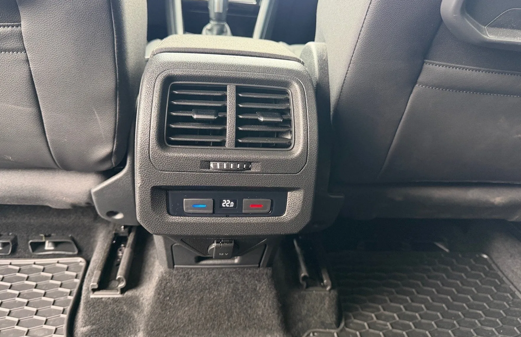 Zunanja slika - VW Touran - 1.5 TSI BMT Family DSG-DCC-ACC-PDC-Kamera-Masaža - 12