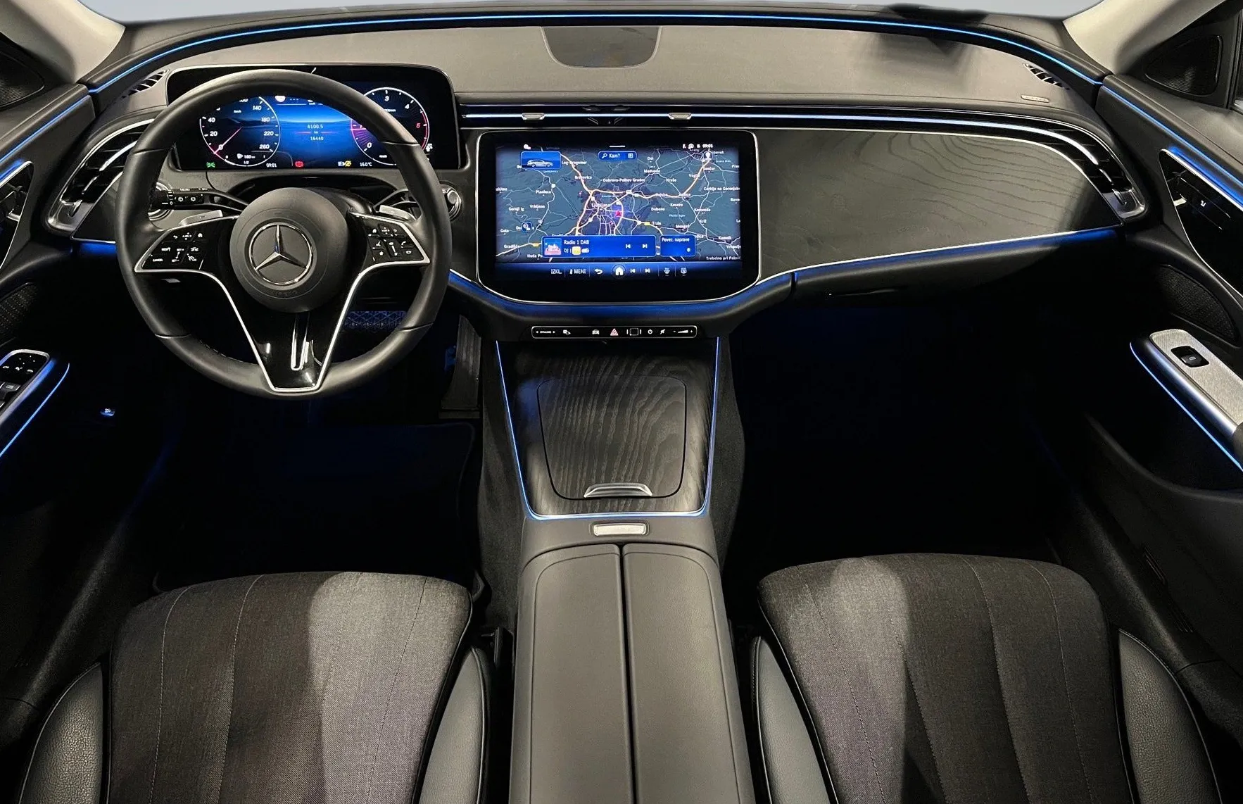 Zunanja slika - Mercedes-Benz E-Razred - E 220 d T Avantgarde Avt. - 10