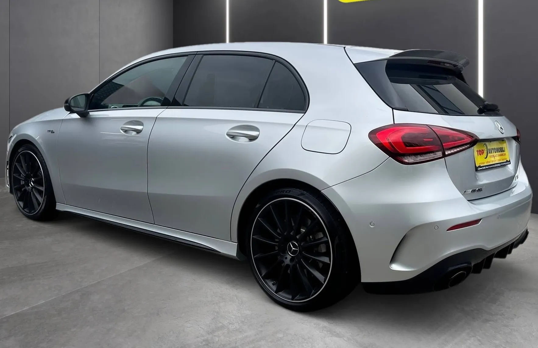 Zunanja slika - Mercedes-Benz A-Razred - 35 AMG 4MATIC + DTC LED KAM NAVI PDC TEMP GR.SEDEŽ - 5
