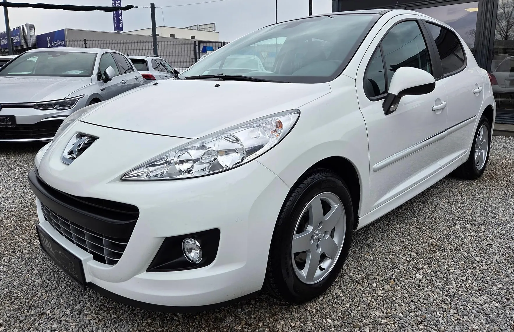 Zunanja slika - Peugeot 207 - 1.4 VTI-SLO-1LASTNIK-AVT.KLIMA-PANORAMA-ALU-LED... - 1