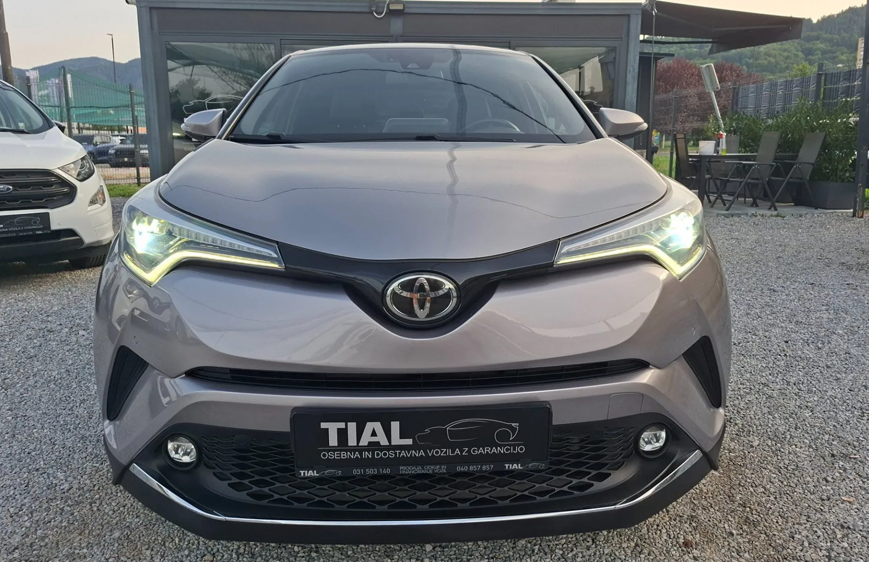 Zunanja slika - Toyota C-HR - AWD 1.2 4X4-NAVI-KAMERA-ACC-LINE ASS-VELIK SERVIS - 2