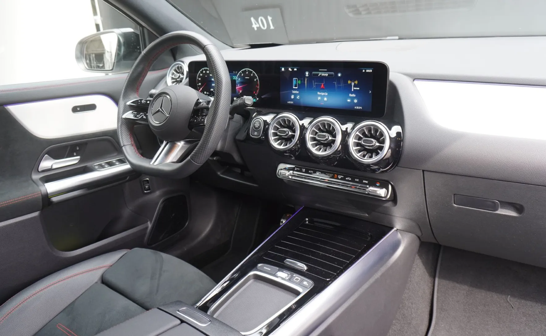 Zunanja slika - Mercedes-Benz GLA-Razred - GLA 200 AMG LINE - 11
