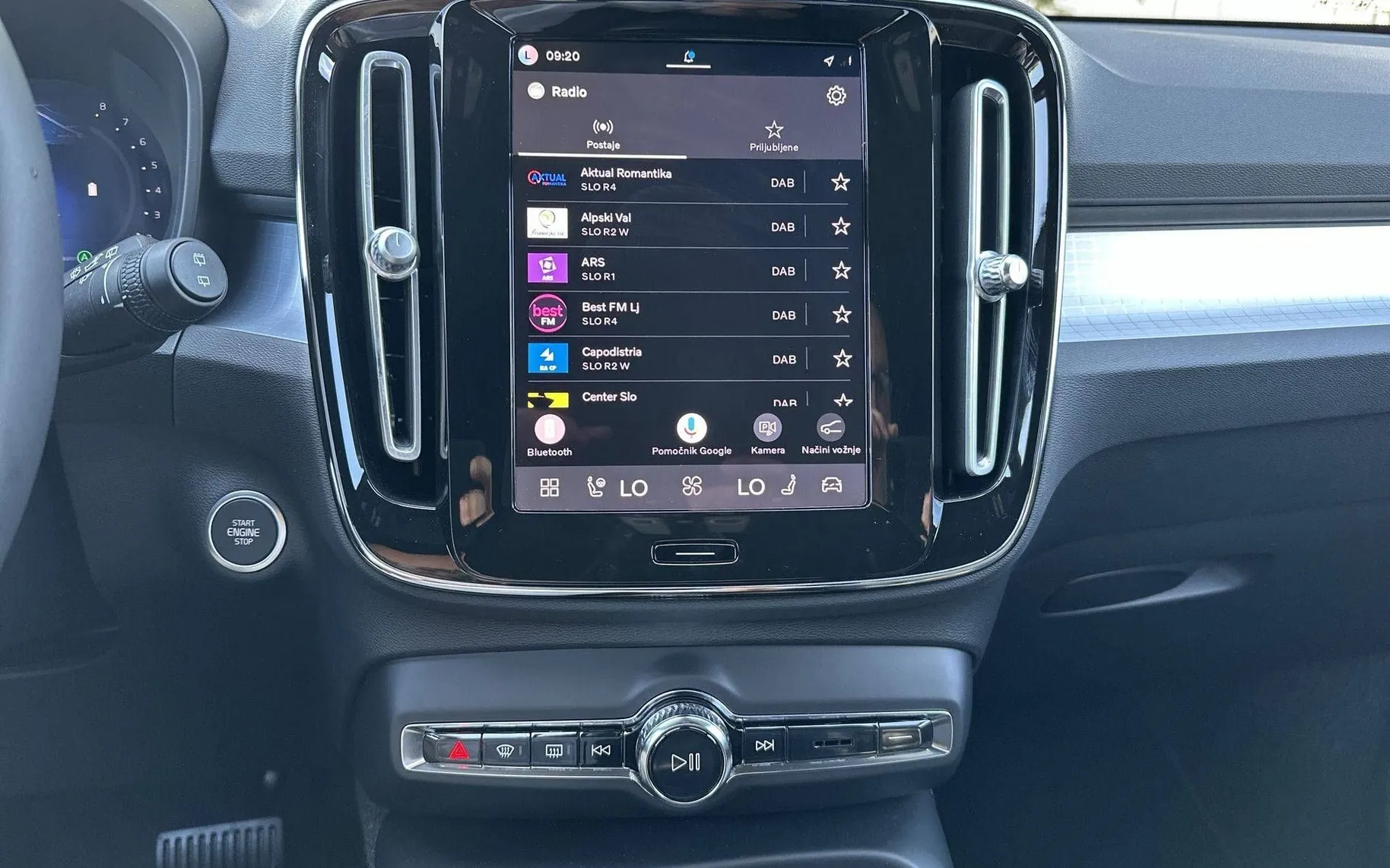 Notranja slika - Volvo XC40 - B3P Core Avt. - 16
