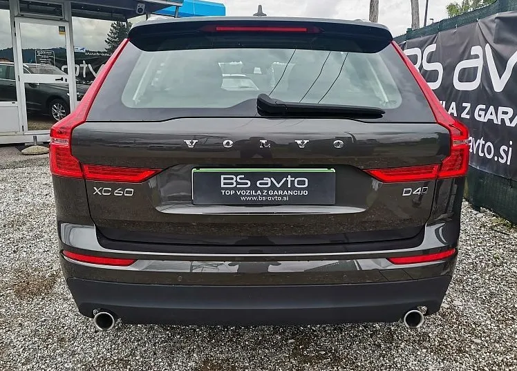 Zunanja slika - Volvo XC60 - D4 AUT AWDMomentumPRO-LED-NAVI-PDC-GRETJE SED.-ALU - 6