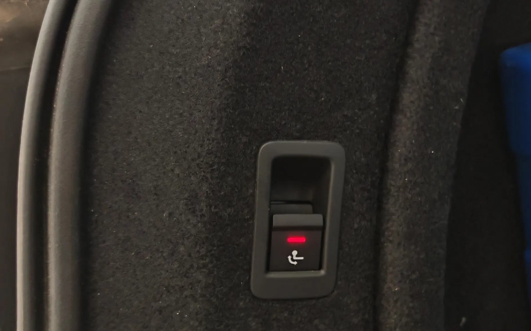 Notranja slika - Audi A4 - Avant quattro 2,0 TDI (Basis) S tronic - 7