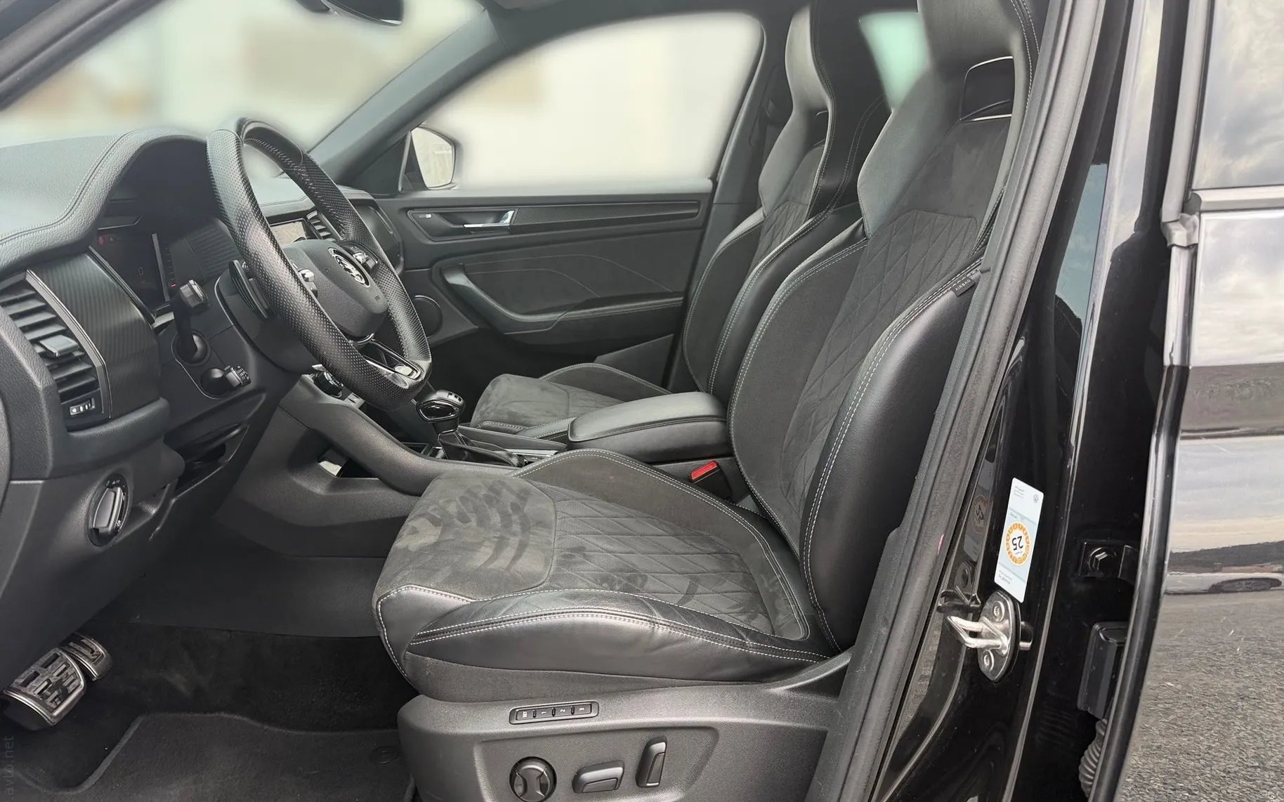 Notranja slika - Škoda Kodiaq - 4x4 2.0 TDI Sportline DSG-20 COL Webasto-Memory - 7