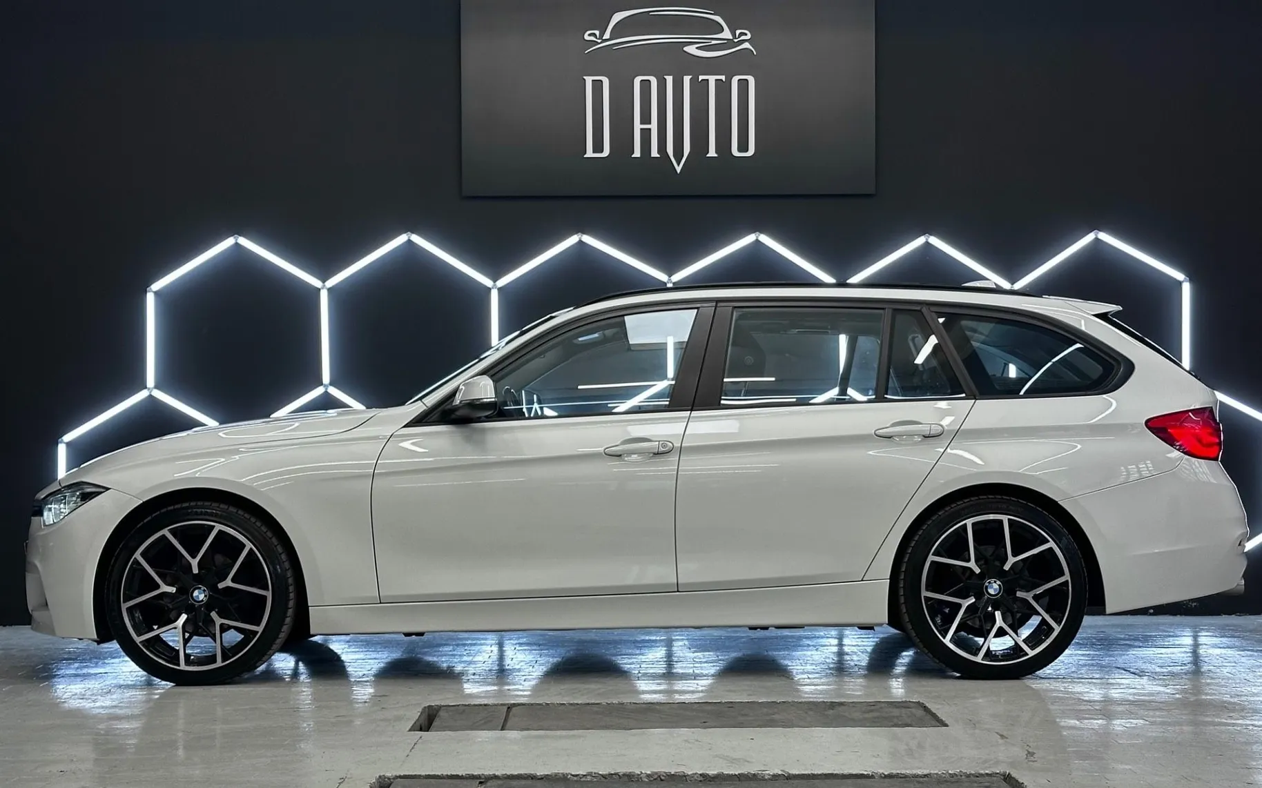 Zunanja slika - BMW serija 3 Touring: - serija 3  318d AT+NAVI+LED+SAMO 122000km ... - 4