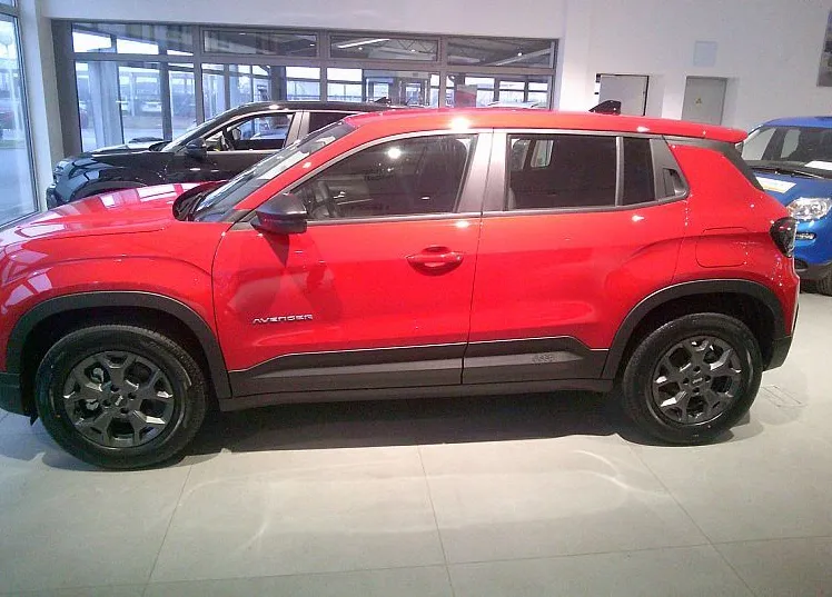 Zunanja slika - Jeep Avenger - 1.2 GSE 100 Altitude - 2