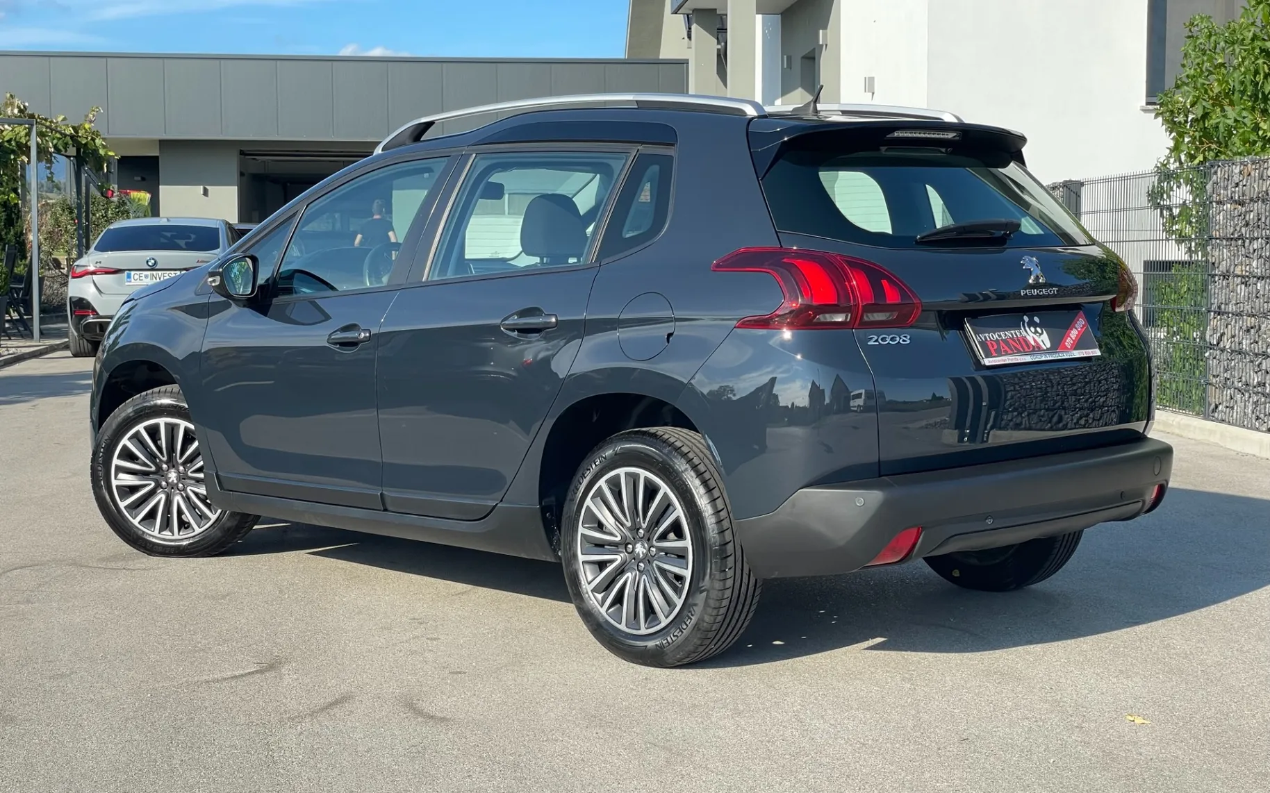 Zunanja slika - Peugeot 2008 - 1,2 PureTech 82 Allure - 3